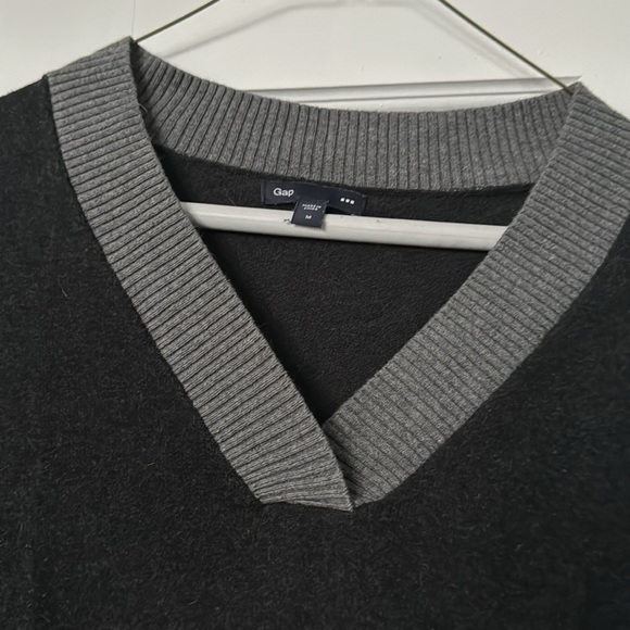 Gap Women’s sweater Medium - Picture 3 of 4
